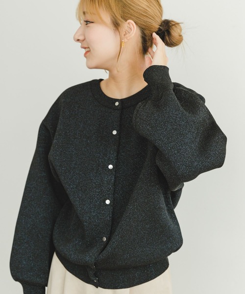 ITEMS URBANRESEARCH（アイテムズ アーバンリサーチ）の「ドットボタンラメニットカーディガン（カーディガン/ボレロ・レディース・グレー系その他/ブラック/ライトカーキ・FREE）」の4枚目の写真