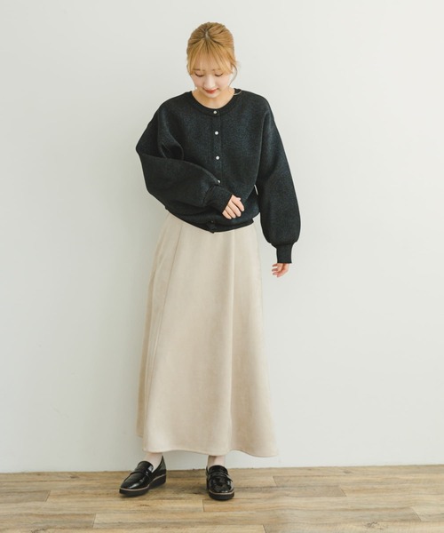 ITEMS URBANRESEARCH（アイテムズ アーバンリサーチ）の「ドットボタンラメニットカーディガン（カーディガン/ボレロ・レディース・グレー系その他/ブラック/ライトカーキ・FREE）」の6枚目の写真