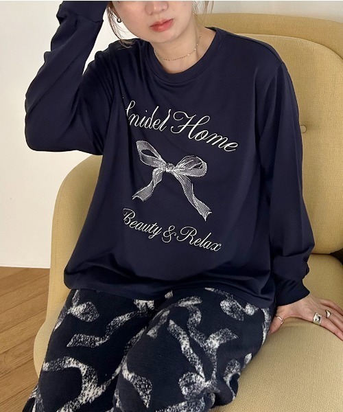 SNIDEL HOME(スナイデルホーム)の「リボンモチーフロンT(ルームウェア/パジャマ・レディース・ネイビー/モカ/アイボリー・FREE)」の1枚目の写真