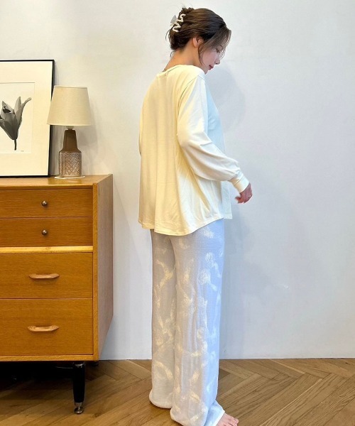 SNIDEL HOME(スナイデルホーム)の「リボンモチーフロンT(ルームウェア/パジャマ・レディース・ネイビー/モカ/アイボリー・FREE)」の12枚目の写真