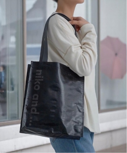 niko and...（ニコアンド）の「オリジナルニコロゴワリフトートバッグ（トートバッグ・レディース・ブラック/イエロー/ホワイト・0）」の5枚目の写真