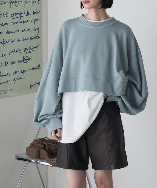 forksy.(フォルクシー)の「【forksy.】アウトリンキングリメイク風スウェット(スウェット・レディース・チャコール/グレイッシュブルー・FREE)」の3枚目の写真