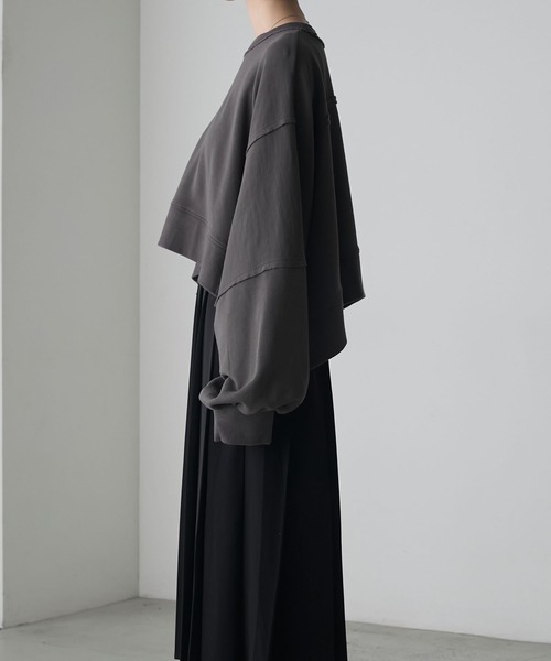 forksy.(フォルクシー)の「【forksy.】アウトリンキングリメイク風スウェット(スウェット・レディース・チャコール/グレイッシュブルー・FREE)」の22枚目の写真