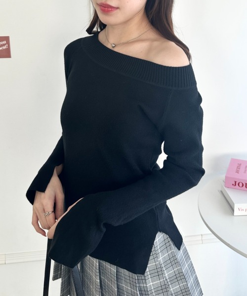 Loueme（ルエム）の「オフショルダーリブトップス（Tシャツ/カットソー・レディース・ブラック/レッド/グレー・FREE）」の13枚目の写真