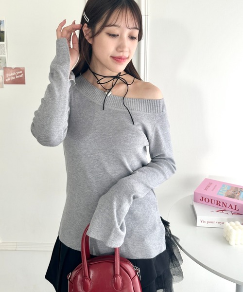 Loueme（ルエム）の「オフショルダーリブトップス（Tシャツ/カットソー・レディース・ブラック/レッド/グレー・FREE）」の5枚目の写真