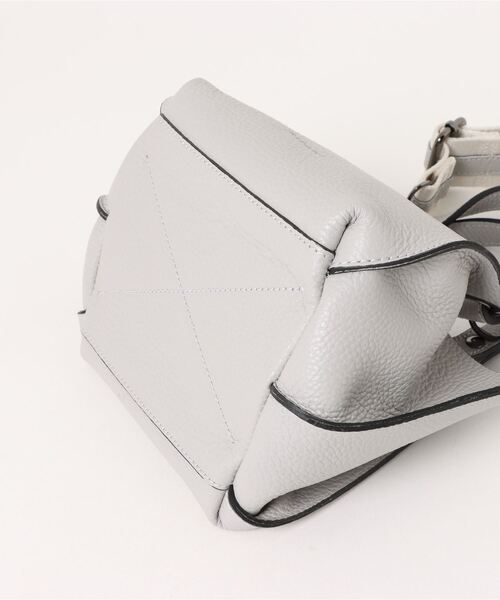 RIPANI（リパーニ）の「【RIPANI】シュリンクレザーミニハンドバッグ(Q56500)（ハンドバッグ・レディース・レッド/ライトグレー・ALL）」の4枚目の写真