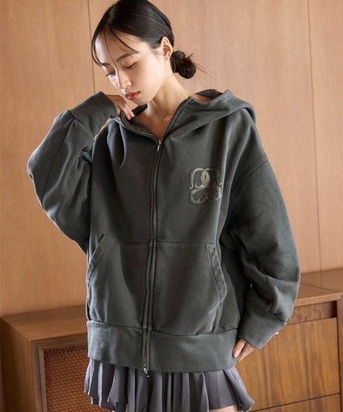 新作新品♥️ SNIDEL 【WEB限定カラーあり】ボリュームパーカー SNIDEL（スナイデル）の「【WEB限定カラーあり】ボリュームパーカー