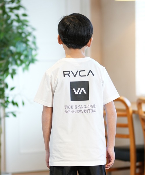 RVCA(ルーカ)の「RVCA/ルーカ KIDS POSTING RVCA ST キッズ Tシャツ BF045-P85(Tシャツ/カットソー・キッズ・ブラック/ホワイト・130cm/150cm/160cm/140cm)」の2枚目の写真
