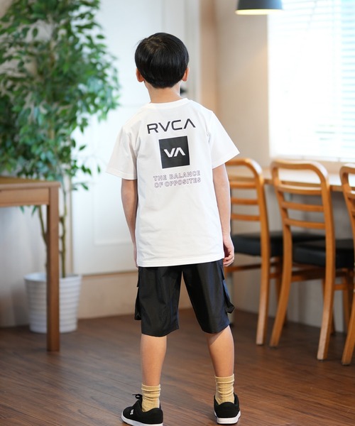RVCA(ルーカ)の「RVCA/ルーカ KIDS POSTING RVCA ST キッズ Tシャツ BF045-P85(Tシャツ/カットソー・キッズ・ブラック/ホワイト・130cm/150cm/160cm/140cm)」の6枚目の写真