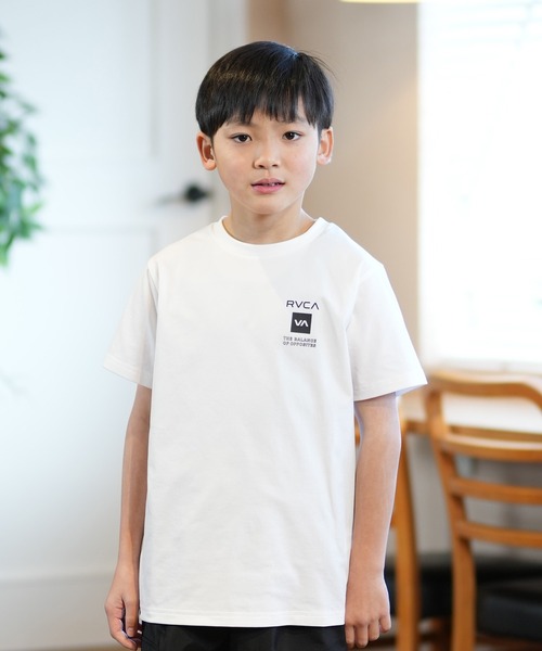 RVCA(ルーカ)の「RVCA/ルーカ KIDS POSTING RVCA ST キッズ Tシャツ BF045-P85(Tシャツ/カットソー・キッズ・ブラック/ホワイト・130cm/150cm/160cm/140cm)」の3枚目の写真