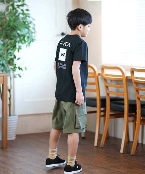 RVCA(ルーカ)の「RVCA/ルーカ KIDS POSTING RVCA ST キッズ Tシャツ BF045-P85(Tシャツ/カットソー・キッズ・ブラック/ホワイト・130cm/150cm/160cm/140cm)」の17枚目の写真