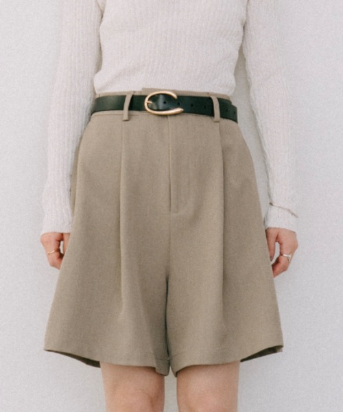 DRWCYS(ドロシーズ)の「タックハーフスラックス(その他パンツ・レディース・グレー/ベージュ・SMALL/MEDIUM)」の2枚目の写真