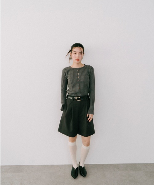 DRWCYS(ドロシーズ)の「タックハーフスラックス(その他パンツ・レディース・グレー/ベージュ・SMALL/MEDIUM)」の11枚目の写真