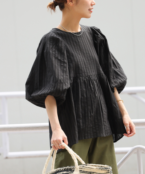 JOURNAL STANDARD relume(ジャーナルスタンダード レリューム)の「《追加》ドビーパフスリーブブラウス(シャツ/ブラウス・レディース・ブラック/ホワイト・FREE)」の2枚目の写真