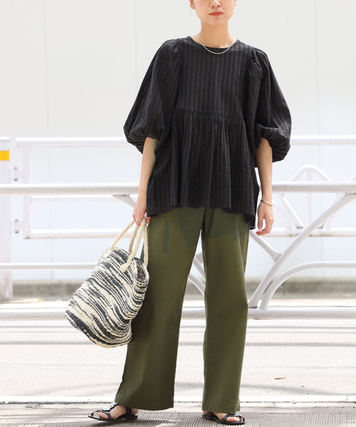 JOURNAL STANDARD relume(ジャーナルスタンダード レリューム)の「《追加》ドビーパフスリーブブラウス(シャツ/ブラウス・レディース・ブラック/ホワイト・FREE)」の3枚目の写真