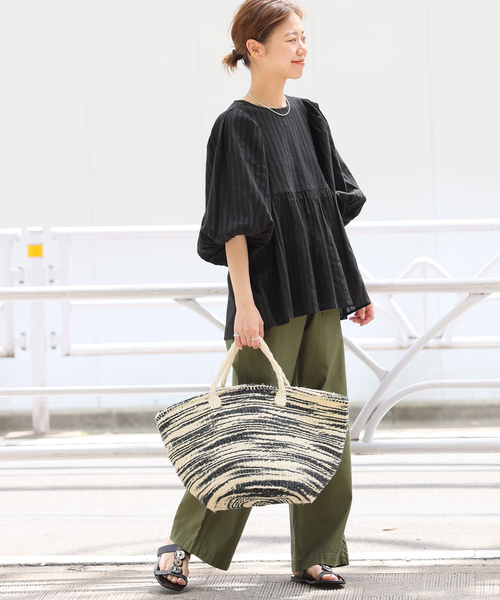 JOURNAL STANDARD relume(ジャーナルスタンダード レリューム)の「《追加》ドビーパフスリーブブラウス(シャツ/ブラウス・レディース・ブラック/ホワイト・FREE)」の4枚目の写真