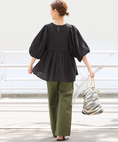 JOURNAL STANDARD relume(ジャーナルスタンダード レリューム)の「《追加》ドビーパフスリーブブラウス(シャツ/ブラウス・レディース・ブラック/ホワイト・FREE)」の6枚目の写真