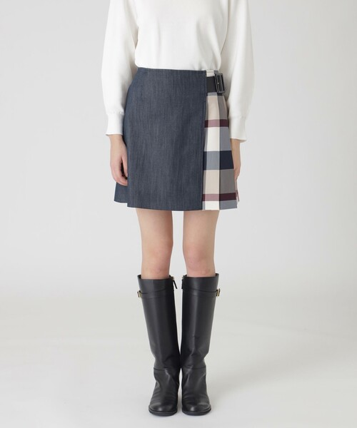 BLUE LABEL CRESTBRIDGE(ブルーレーベルクレストブリッジ)の「スラブシャンブレーデニムミニスカート(スカート・レディース・ダークネイビー/ベージュ/ブルー系その他4・38/36)」の3枚目の写真