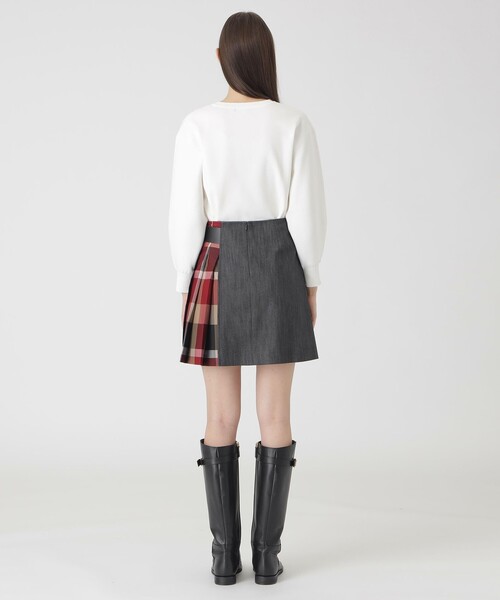 BLUE LABEL CRESTBRIDGE(ブルーレーベルクレストブリッジ)の「スラブシャンブレーデニムミニスカート(スカート・レディース・ダークネイビー/ベージュ/ブルー系その他4・38/36)」の6枚目の写真