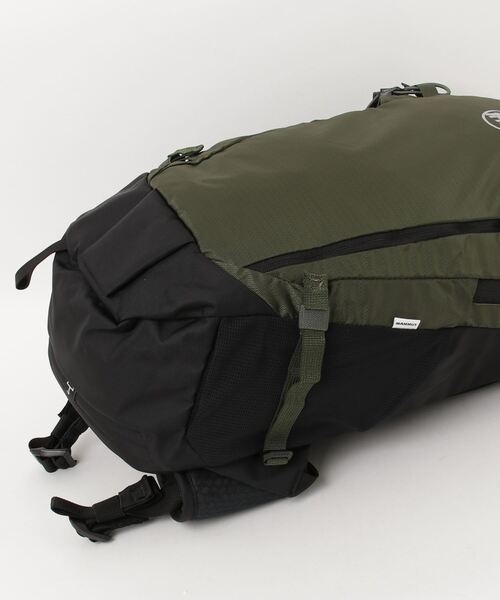 Mammut(マムート)の「【女性用15Lサイズ】リチウム 15 ウィメンズ / Lithium 15 Women / バックパック(バックパック/リュック・レディース・カーキ/アイボリー/レッド・15L)」の5枚目の写真