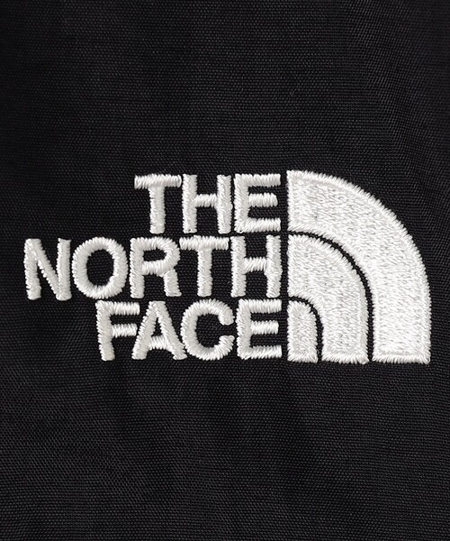FREAK'S STORE(フリークスストア)の「限定展開 THE NORTH FACE/ザ・ノース・フェイス Compact Jacket/コンパクト ジャケット(NPW72230)(ナイロンジャケット・レディース・ブラック/ブルー/オフホワイト・MEDIUM/LARGE)」の4枚目の写真