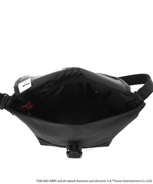 Manhattan Portage（マンハッタンポーテージ）の「Manhattan Portage/マンハッタンポーテージ ショルダーバッグ Nylon Messenger Bag Flap Zipper Pocket TOM＆JERRY 85TH MP1603FZPTJ（ショルダーバッグ・メンズ・ブラック×レッド・FREE）」の10枚目の写真