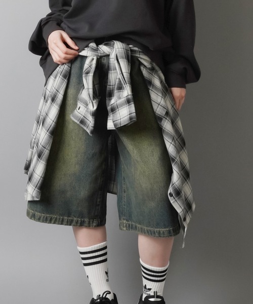 SPINNS（スピンズ）の「オーバーサイズビッグチェックシャツ（シャツ/ブラウス・レディース・ブラック/ブラウン/ネイビー・ONESIZE）」の9枚目の写真