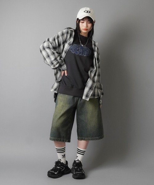 SPINNS（スピンズ）の「オーバーサイズビッグチェックシャツ（シャツ/ブラウス・レディース・ブラック/ブラウン/ネイビー・ONESIZE）」の17枚目の写真