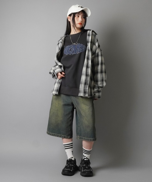 SPINNS（スピンズ）の「オーバーサイズビッグチェックシャツ（シャツ/ブラウス・レディース・ブラック/ブラウン/ネイビー・ONESIZE）」の18枚目の写真