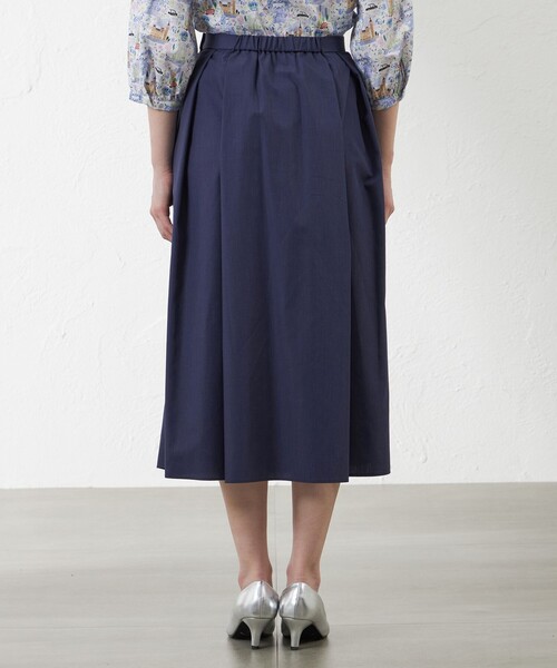 amaca（アマカ）の「シャンブレー　タックフレアスカート（スカート・レディース・ベージュ/ネイビー/グリーン・38/40）」の9枚目の写真