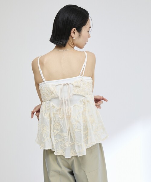 Firsthand(ファーストハンド)の「Firsthand/ファーストハンド コード刺繍チュールキャミソールトップス(キャミソール・レディース・オフホワイト/ブラック・FREE)」の22枚目の写真