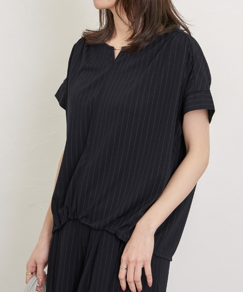 ikka（イッカ）の「【接触冷感／セットアップ対応】GOKU楽冷感さらっとプルオーバー（Tシャツ/カットソー・レディース・オフホワイト/ブラック/ネイビー/ベージュ・M/L/S）」の4枚目の写真