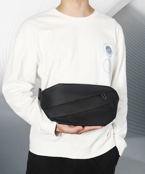 L LABEL（エルラベル）の「撥水加工ショルダーボディバッグ（ショルダーバッグ・メンズ・ネイビー/ブラック・FREE）」の7枚目の写真