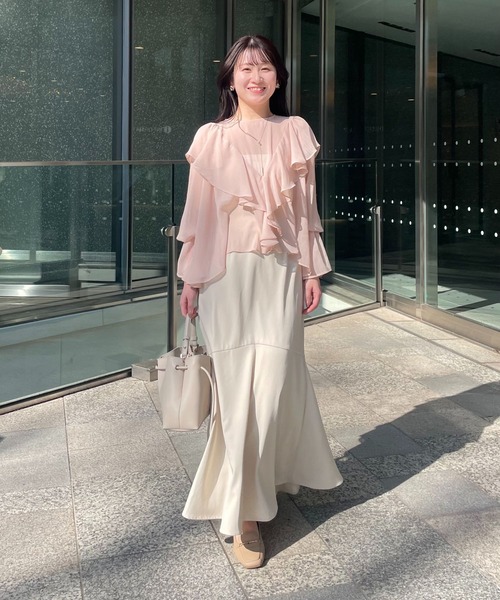 mysty woman（ミスティウーマン）の「【MiO企画】楊柳フリルブラウス2 329022（シャツ/ブラウス・レディース・オフホワイト/ブルー/ブラック/ライトピンク・FREE）」の18枚目の写真