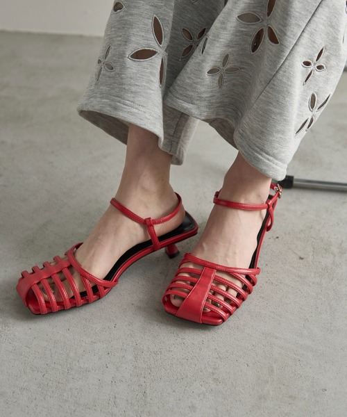 THE YOn（ザヨン）の「グルカミュールサンダル（サンダル・レディース・レッド/アイボリー/ブラック・37/38/39）」の3枚目の写真