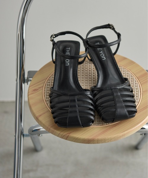 THE YOn（ザヨン）の「グルカミュールサンダル（サンダル・レディース・レッド/アイボリー/ブラック・37/38/39）」の4枚目の写真