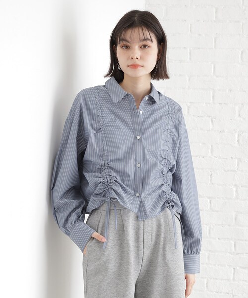 THE SHOP TK （ザ ショップ ティーケー ）の「リボンギャザーシャツ【洗濯機OK】（シャツ/ブラウス・レディース・ブルー系7/オフホワイト・12/13）」の6枚目の写真