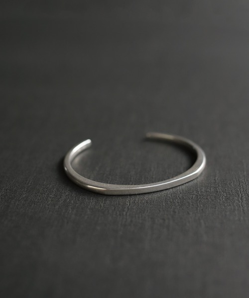 TEN.（テン）の「SILVER925 プレイナーバングル（ブレスレット・レディース・シルバー・SMALL）」の2枚目の写真