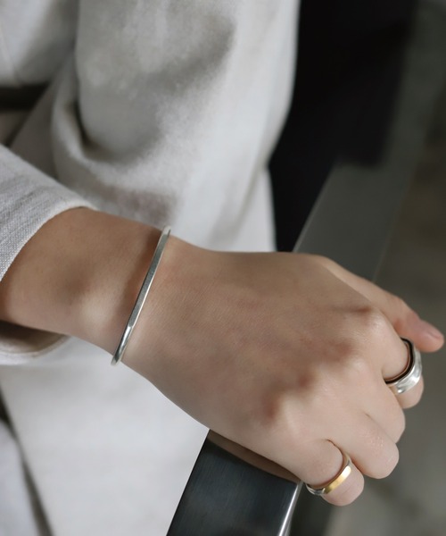 TEN.（テン）の「SILVER925 プレイナーバングル（ブレスレット・レディース・シルバー・SMALL）」の5枚目の写真