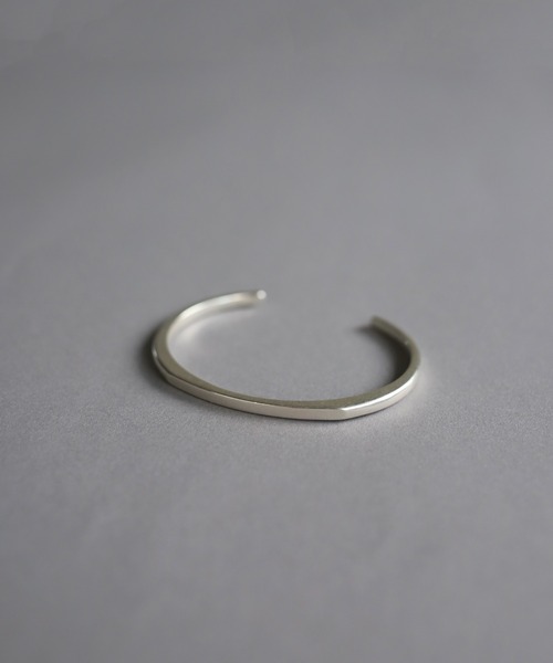 TEN.（テン）の「SILVER925 プレイナーバングル（ブレスレット・レディース・シルバー・SMALL）」の11枚目の写真