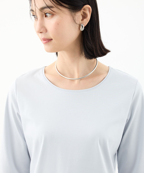 A/C DESIGN BY ALPHA CUBIC（エーシーデザインバイアルファキュービック）の「【接触冷感・UVカット】スムースカットソーTシャツ（Tシャツ/カットソー・レディース・サックスブルー/ブラック/ライトグレー/オフホワイト・M/LL/L）」の18枚目の写真