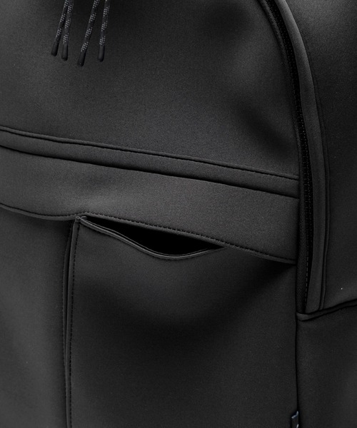 EDITA.（エディータ）の「ネオプレン ヘルメットリュック　通勤 / 通学（バックパック/リュック・レディース・ライトグレー/スミクロ・FREE）」の17枚目の写真