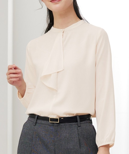 AOYAMA（アオヤマ）の「【6色から選べる！一枚でも透けにくい】長袖ボウタイブラウス/ホワイト/ベージュ/ラベンダー/ネイビー/ブラック/ブラウン｜通勤＆オフィス＆入卒＆セレモニー＆オケージョン｜手洗い可能｜〈オフィスでもお休みの日でも〉（シャツ/ブラウス・レディース・ベージュ/ホワイト/ラベンダー/ネイビー/ブラウン/ブラック・M/L/S/LL）」の5枚目の写真