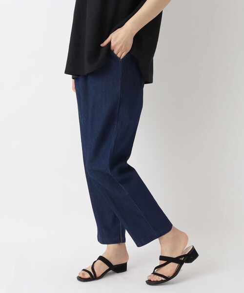 one'sterrace(ワンズテラス)の「インディゴ染め 10分丈テーパードパンツ(その他パンツ・レディース・アイボリー系8/ネイビー系5・02)」の1枚目の写真