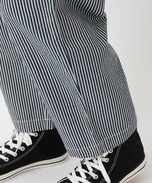 one'sterrace(ワンズテラス)の「インディゴ染め 10分丈テーパードパンツ(その他パンツ・レディース・アイボリー系8/ネイビー系5・02)」の9枚目の写真