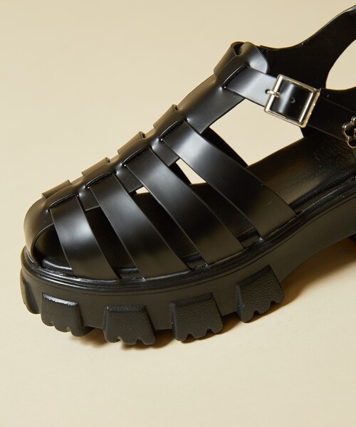 PUBLUX（パブリュクス）の「MARY QUANT × PUBLUX/マリークワント ワンポイント グルカサンダル　限定展開（サンダル・レディース・ブラック/オリーブ・M/L）」の19枚目の写真