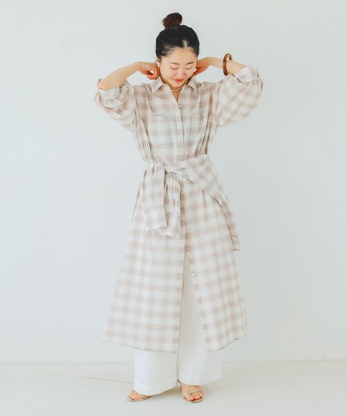 le.coeur blanc（ルクールブラン）の「シアーチェックシャツワンピース（シャツワンピース・レディース・ベージュ系その他2/ブルー系その他2/ブラック系その他・38）」の10枚目の写真