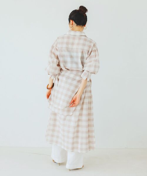 le.coeur blanc（ルクールブラン）の「シアーチェックシャツワンピース（シャツワンピース・レディース・ベージュ系その他2/ブルー系その他2/ブラック系その他・38）」の11枚目の写真