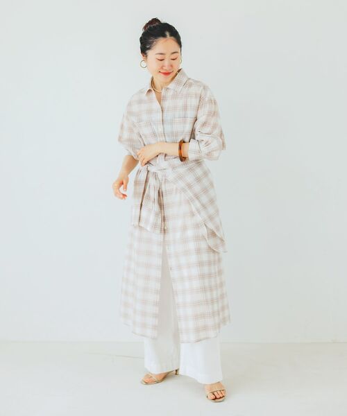 le.coeur blanc（ルクールブラン）の「シアーチェックシャツワンピース（シャツワンピース・レディース・ベージュ系その他2/ブルー系その他2/ブラック系その他・38）」の14枚目の写真