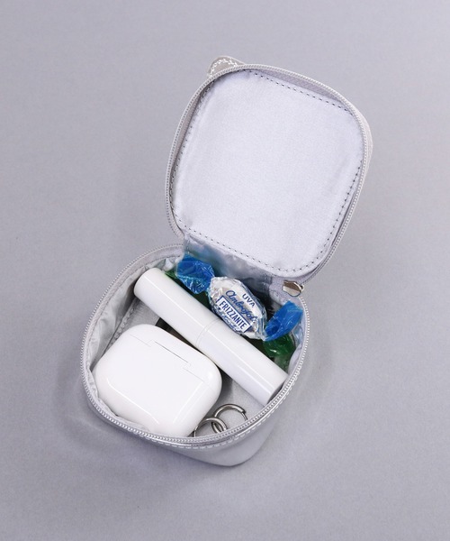 ACCOMMODE（アコモデ）の「エリクリン/ドッグフードダイカットポーチ（ポーチ・レディース・シルバー/ゴールド・FREE）」の3枚目の写真